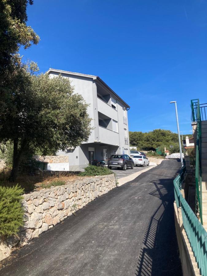 Tal Aparthotel Tisno Exterior photo
